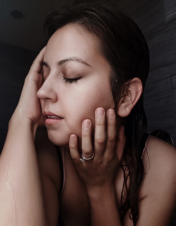boudoir in the shower webcam style