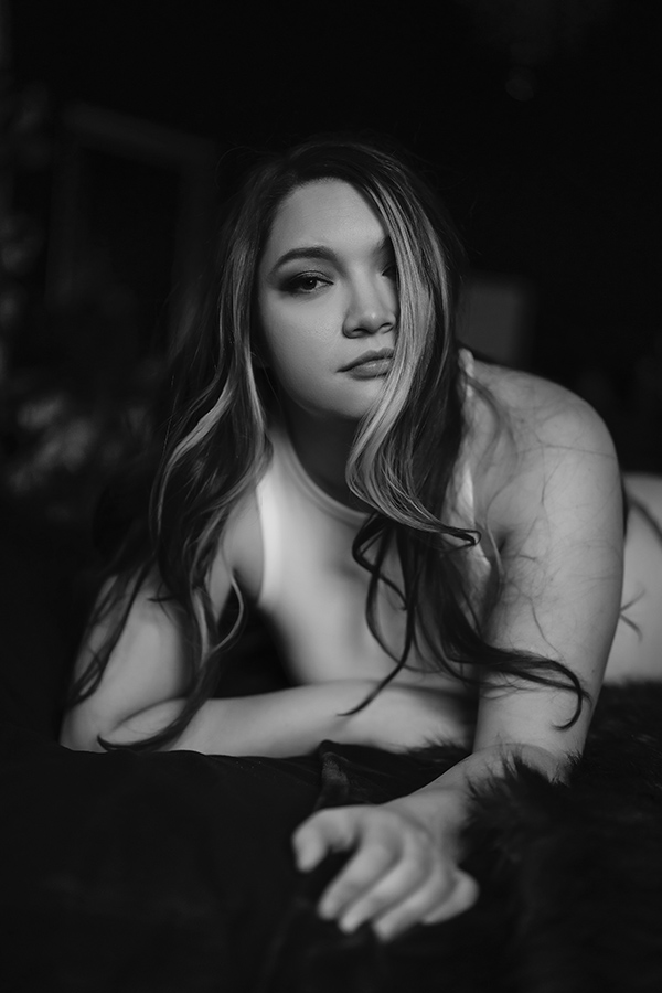 stunning curvy babe